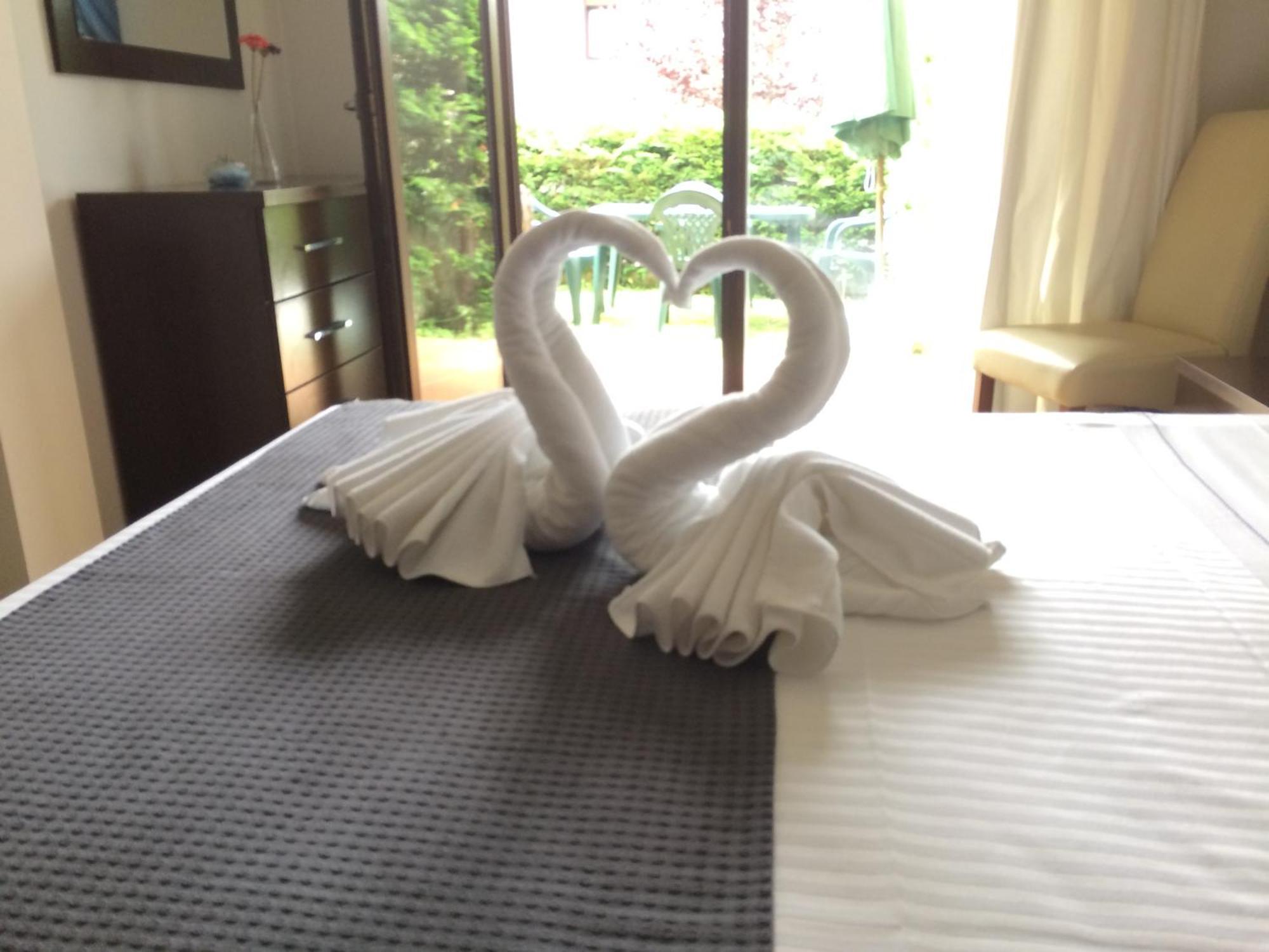 Jardin San Pelayo Apartment Niembro Luaran gambar