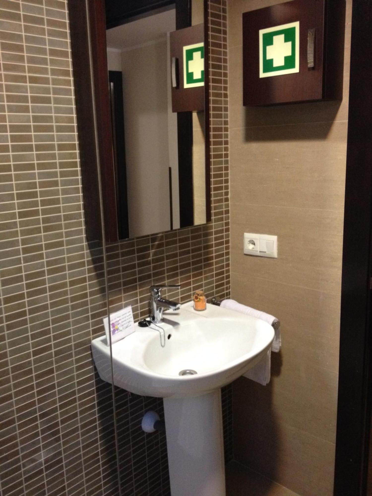Jardin San Pelayo Apartment Niembro Luaran gambar